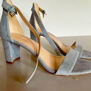 Nine West powder blue suede block heel